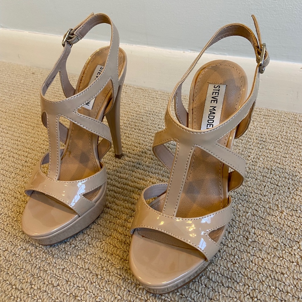 Steve Madden Bizare Fawn Patent Strappy Heel Size 6